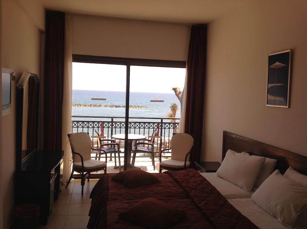 Aquarius Beach Hotel Limassol Rum bild
