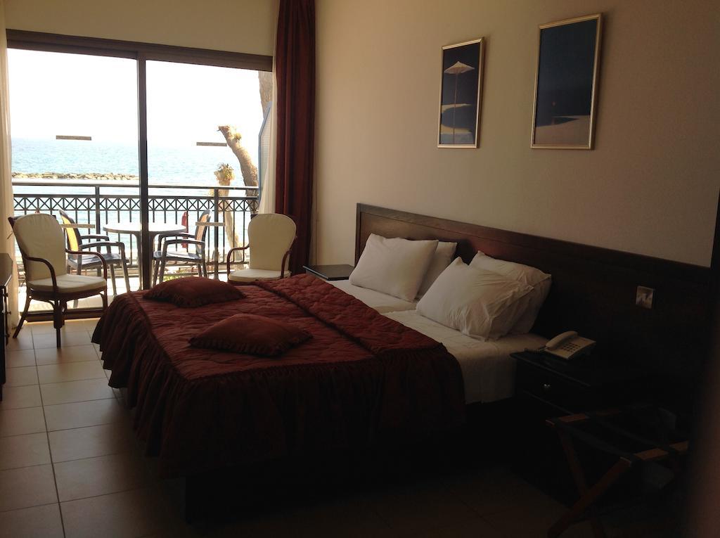 Aquarius Beach Hotel Limassol Exteriör bild